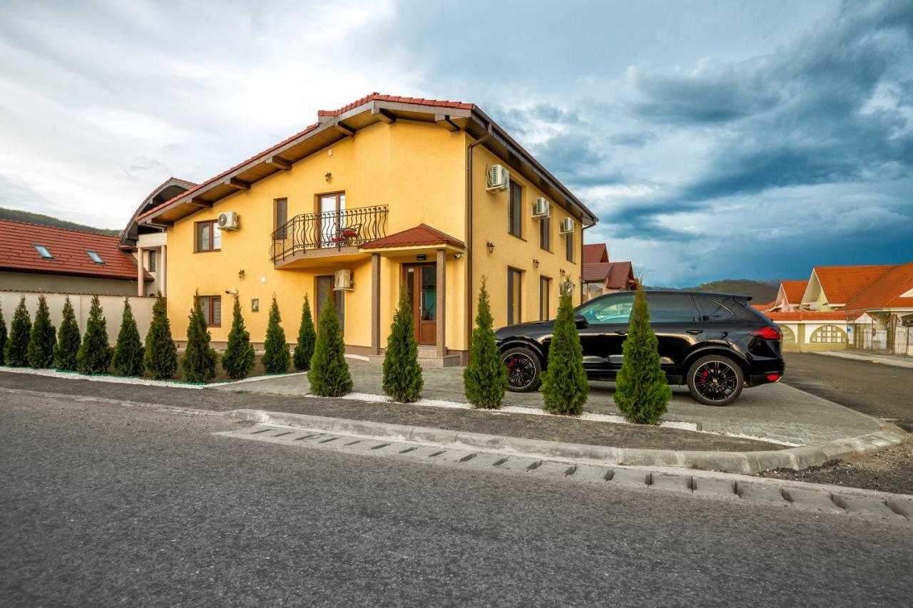 Casa Romeo & Julieta Hotel Haţeg Екстериор снимка