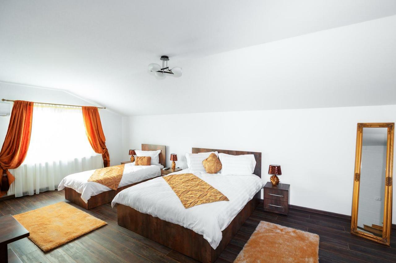 Casa Romeo & Julieta Hotel Haţeg Екстериор снимка
